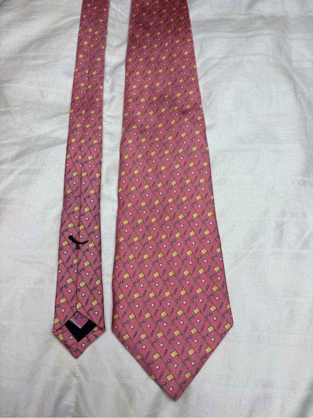 Vineyard Vines Men's Pink Golf Patterned Silk Tie - Classic Designer Style